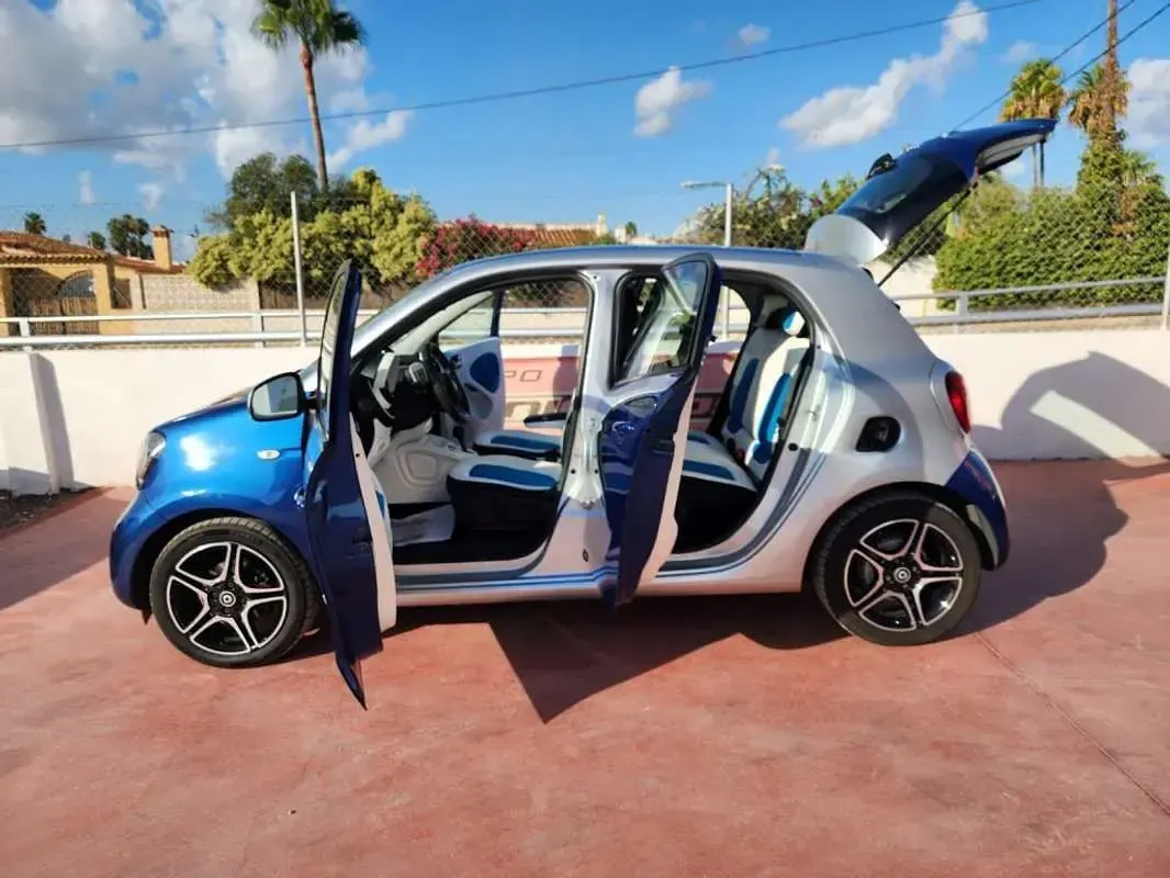 Usado Smart ForFour Passion 90 CV (66 kW) 2016 Azul Utilitario