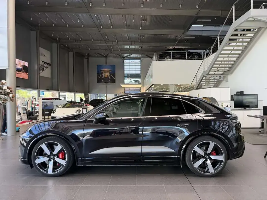Usado Porsche Macan Turbo 469 kW (639 CV) 2024 Negro SUV