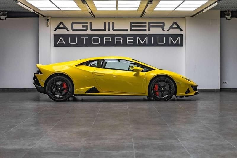 Usado Lamborghini Huracán 639 CV (469 kW) 2022 Amarillo Coupe