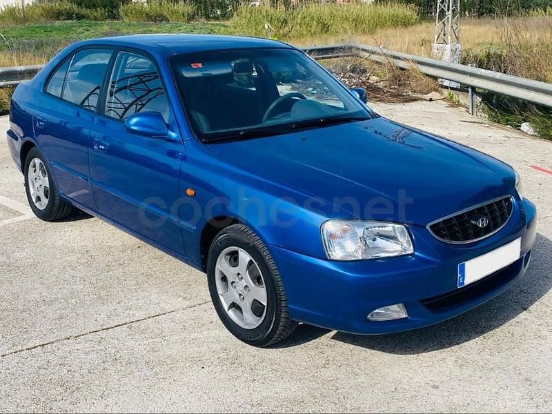 Usado Hyundai Accent GLS 102 CV (75 kW) 2003 Azul Berlina