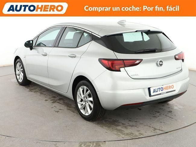 Usado Opel Astra Dynamic 125 CV (91 kW) 2018 Gris / plata Berlina