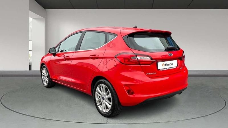 Usado Ford Fiesta Titanium 125 CV (91 kW) 2023 Rojo Utilitario