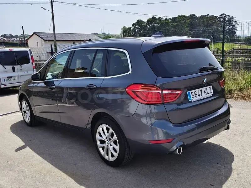 Usado BMW 218 150 CV (110 kW) 2018 Negro Familiar