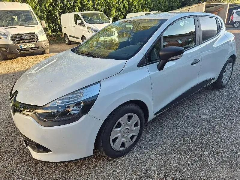 Begagnad Renault Clio IV 75 HK (55 kW) 2016 Vit Halvkombi