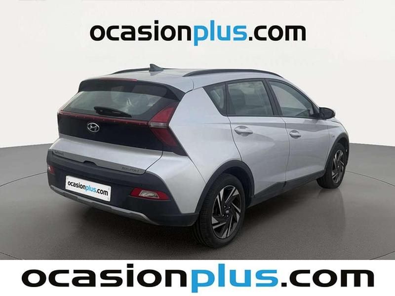 Usado Hyundai Bayon 101 CV (74 kW) 2022 Gris SUV
