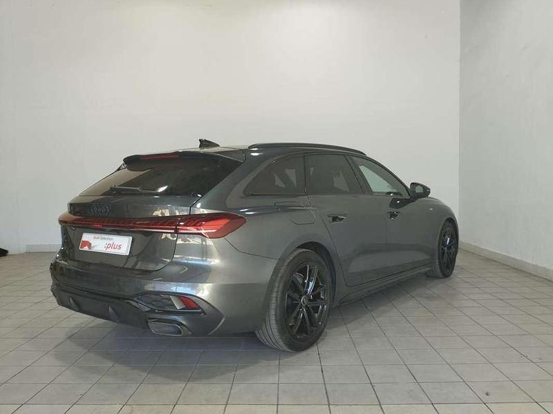 Usado Audi A5 204 CV (150 kW) 2025 Gris Familiar