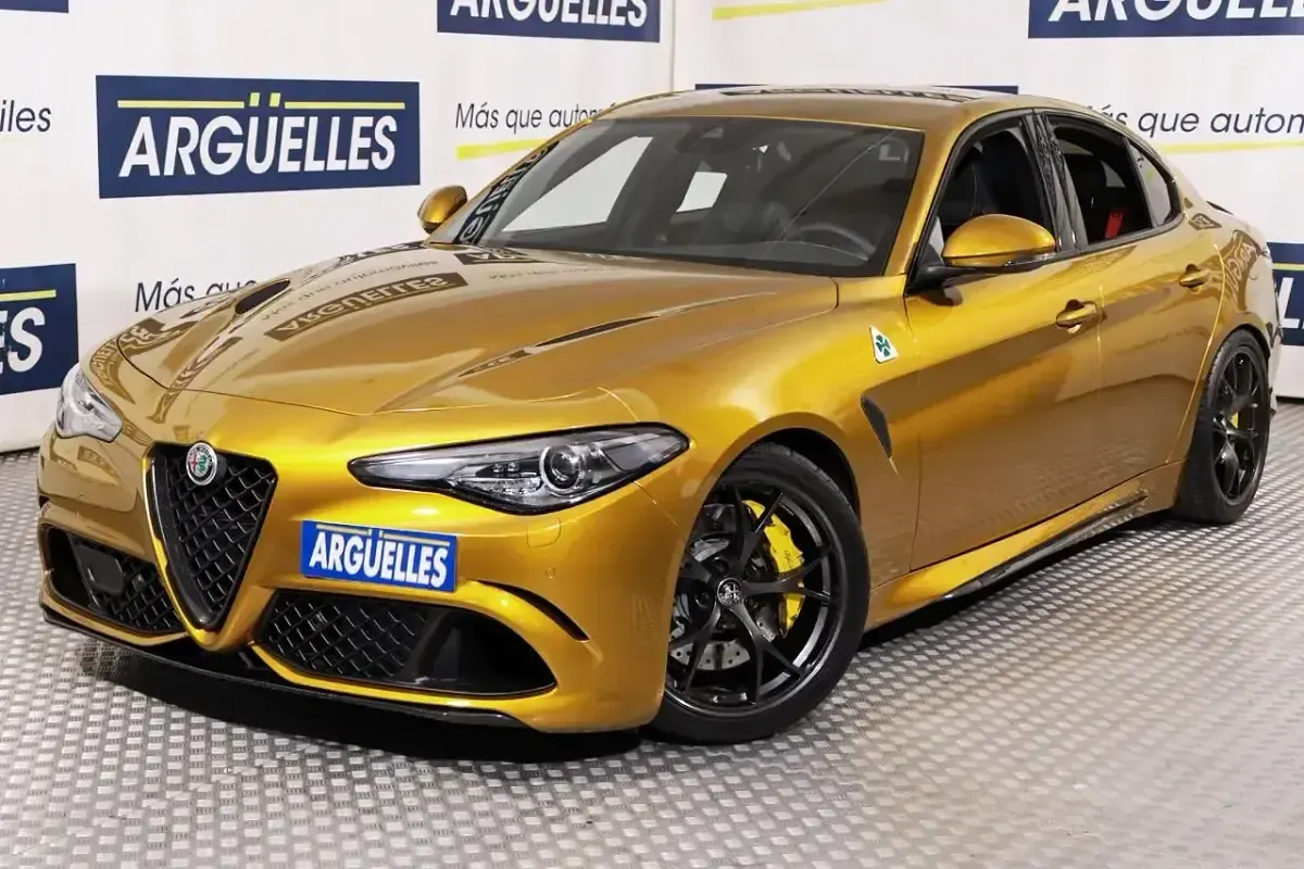 Begagnad Alfa Romeo Giulia Quadrifoglio 510 HK (375 kW) 2022 Sedan