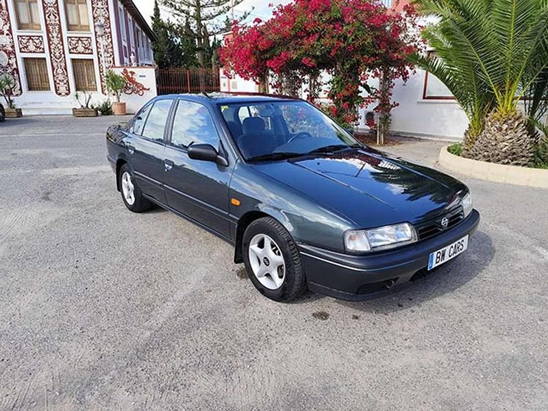 Usado Nissan Primera 124 HP (91 kW) 1994 Verde Sedan