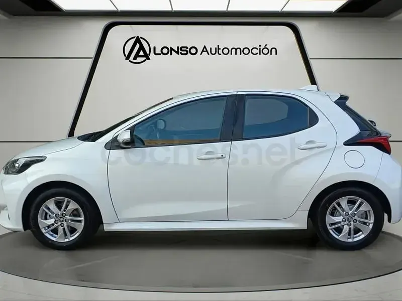 Usado Toyota Yaris 125 CV (91 kW) 2022 Blanco Utilitario