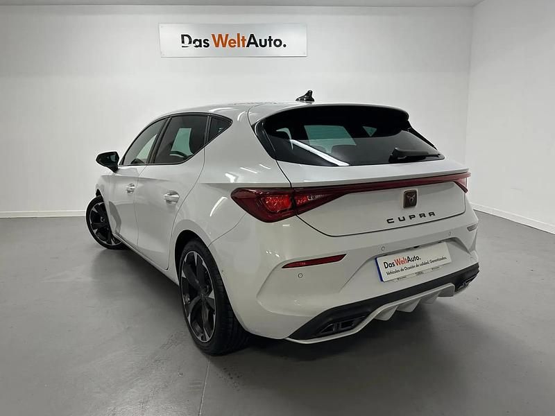 Käytetty Cupra Leon 150 HP (110 kW) 2024 Valkoinen Viistoperä