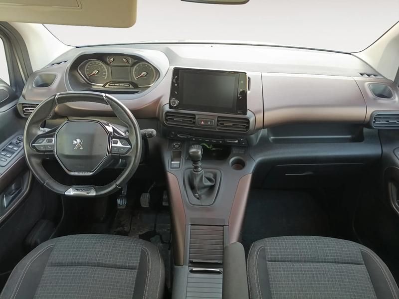 Usado Peugeot Rifter GT-line 130 CV (95 kW) 2023 Negro Monovolumen