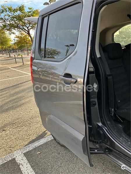 Usado Opel Combo Life Elegance 131 CV (96 kW) 2022 Gris / plata Monovolumen