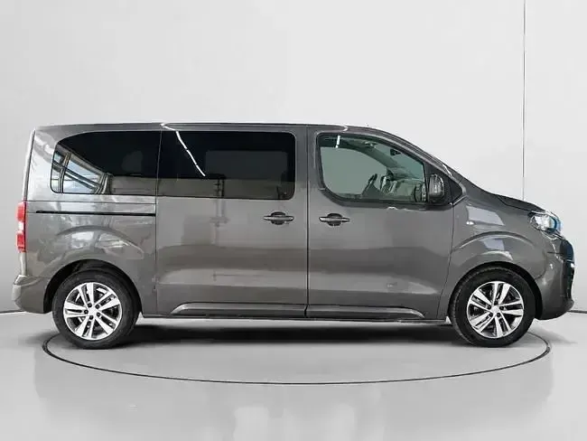 Usado Peugeot Traveller Active 150 CV (110 kW) 2021 Gris Monovolumen