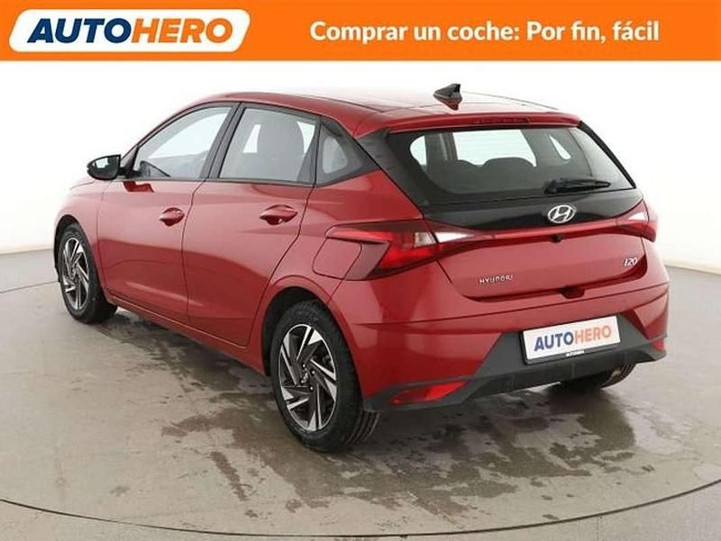 Usado Hyundai i20 101 CV (74 kW) 2021 Rojo Utilitario