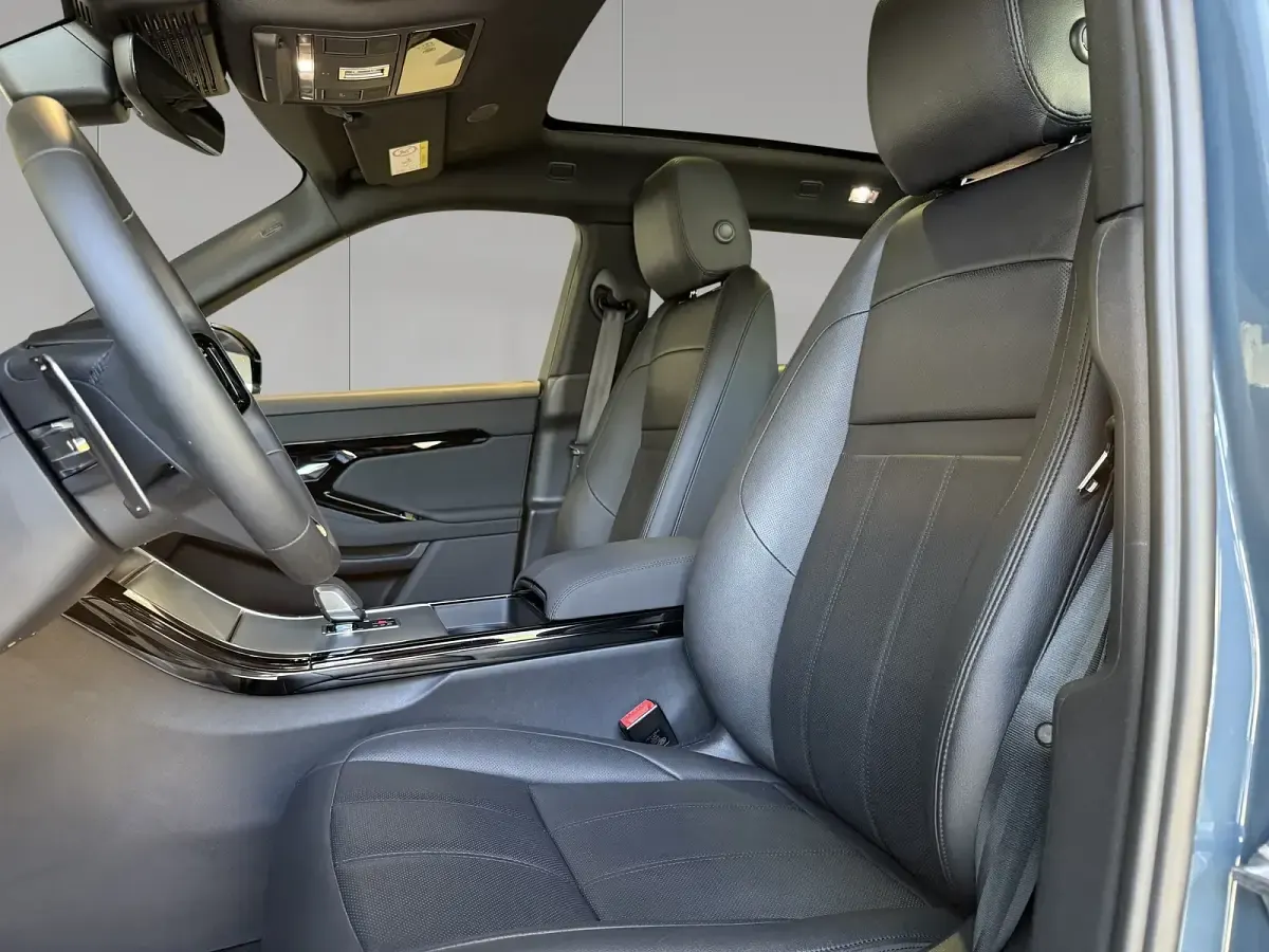 Usado Land Rover Range Rover evoque S 309 CV (227 kW) 2024 Tribeca blue SUV