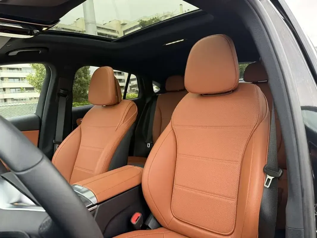 Usado Mercedes GLC300e 333 CV (244 kW) 2025 Negro SUV