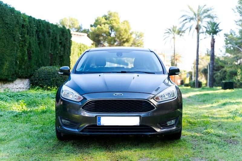 Usado Ford Focus Active 125 CV (91 kW) 2018 Marrón Utilitario