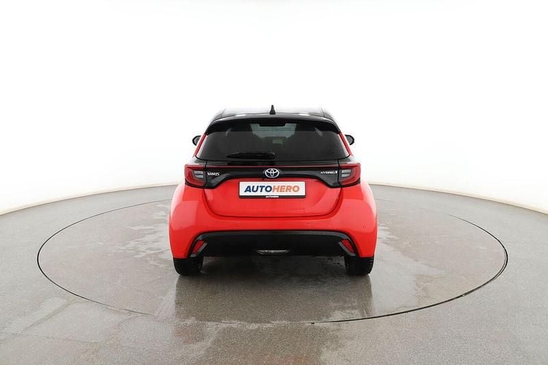 Usado Toyota Yaris Hybrid Edition 116 CV (85 kW) 2021 Rojo Berlina