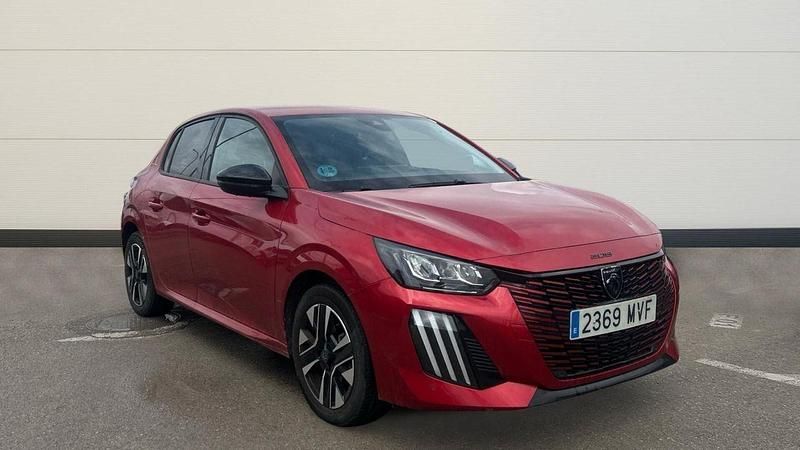 Usado Peugeot 208 Allure 100 CV (73 kW) 2024 Rojo Utilitario