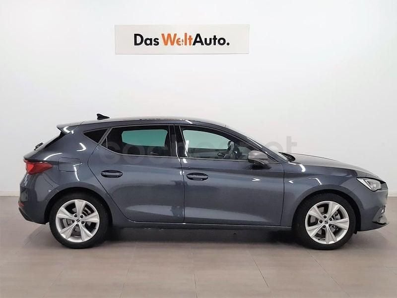 Usado Seat Leon FR 116 CV (85 kW) 2025 Azul Berlina