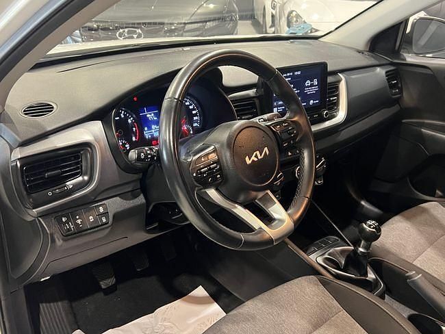 Usado Kia Stonic 85 CV (62 kW) 2023 Blanco SUV