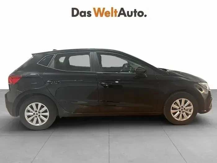 Usado Seat Ibiza Style 110 CV (80 kW) 2023 Negro Utilitario