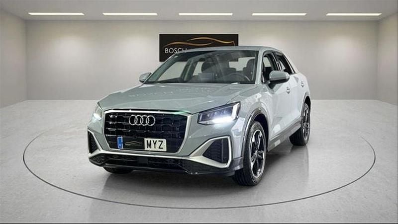Usado Audi Q2 Advanced Plus 116 CV (85 kW) 2025 Gris / plata SUV