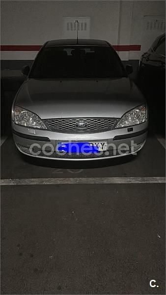 Gris / plata Usado 2006 Ford Mondeo Trend Berlina | 3000 € (Precio justo) - Imagen 1/4