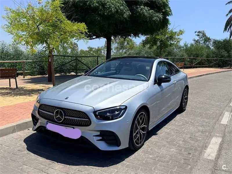 Usado Mercedes E220 194 CV (142 kW) 2021 Gris / plata Coupe