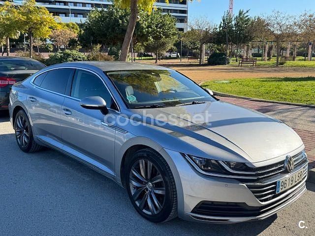 Usado VW Arteon 150 CV (110 kW) 2018 Gris / plata Utilitario