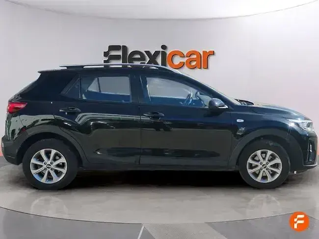 Usado Kia Stonic 84 CV (61 kW) 2019 Negro SUV