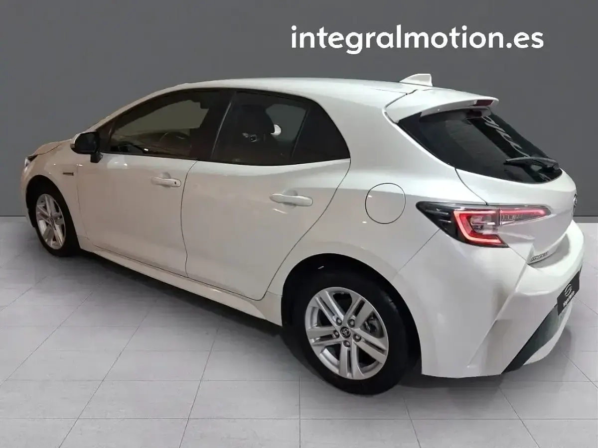 Usado Toyota Corolla Active 122 CV (89 kW) 2019 Blanco Berlina