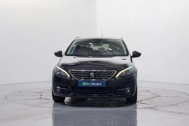 Usado Peugeot 308 SW Allure 131 CV (96 kW) 2018 Azul Familiar