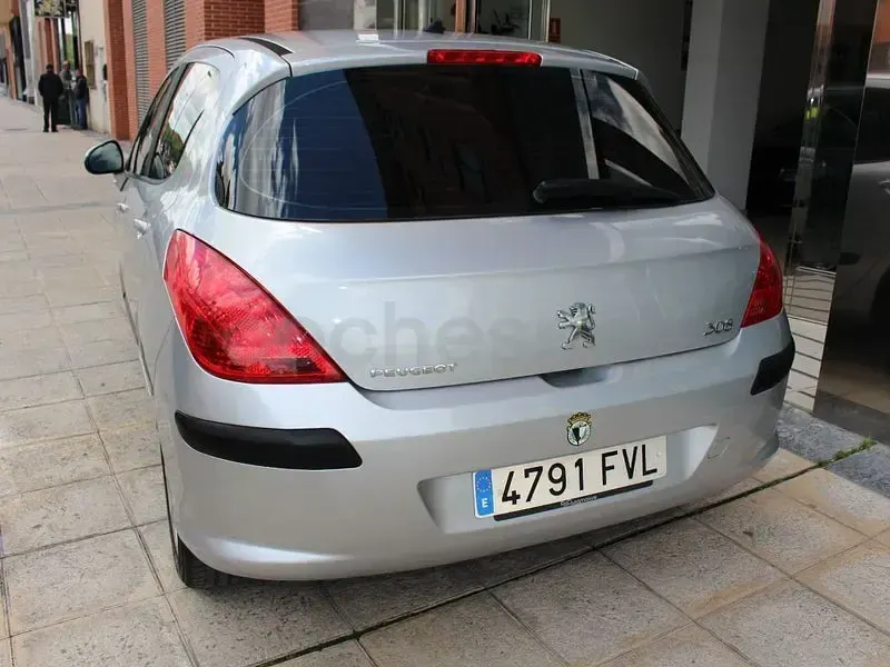 Usado Peugeot 308 120 CV (88 kW) 2007 Gris / plata Utilitario