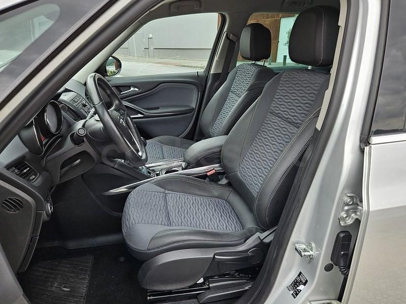 Usado Opel Zafira Family 125 CV (91 kW) 2015 Gris / plata Monovolumen