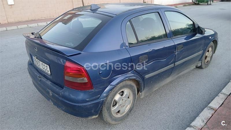Usado Opel Astra Edition 80 CV (58 kW) 2004 Azul Berlina