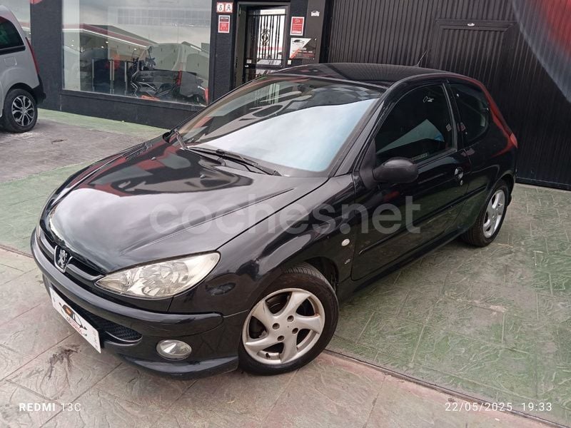 Negro Usado 2003 Peugeot 206 Berlina | 1999 € (Precio justo) - Imagen 1/4