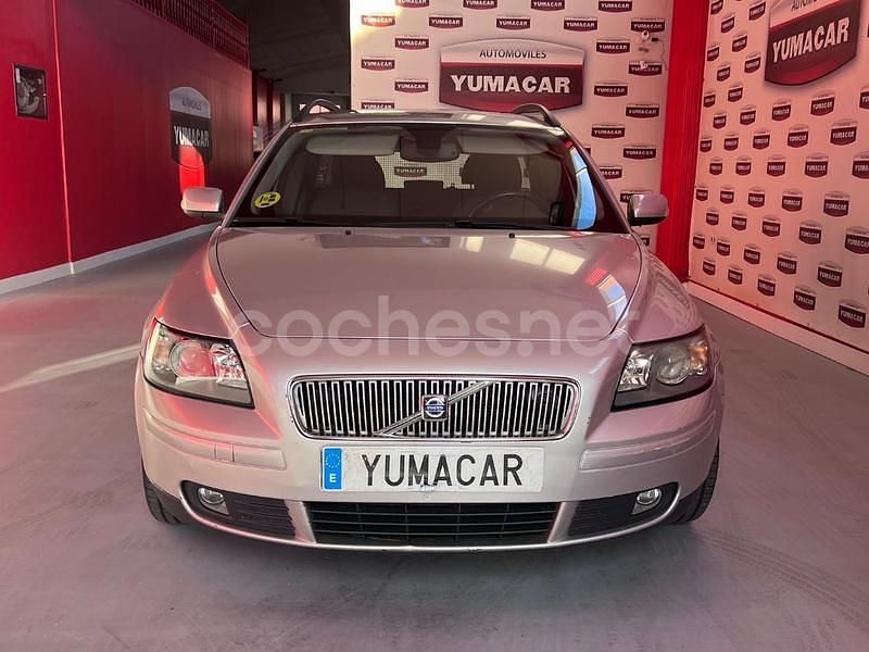Gris / plata Usado 2006 Volvo V50 Kinetic Familiar | 3500 € - Imagen 1/4
