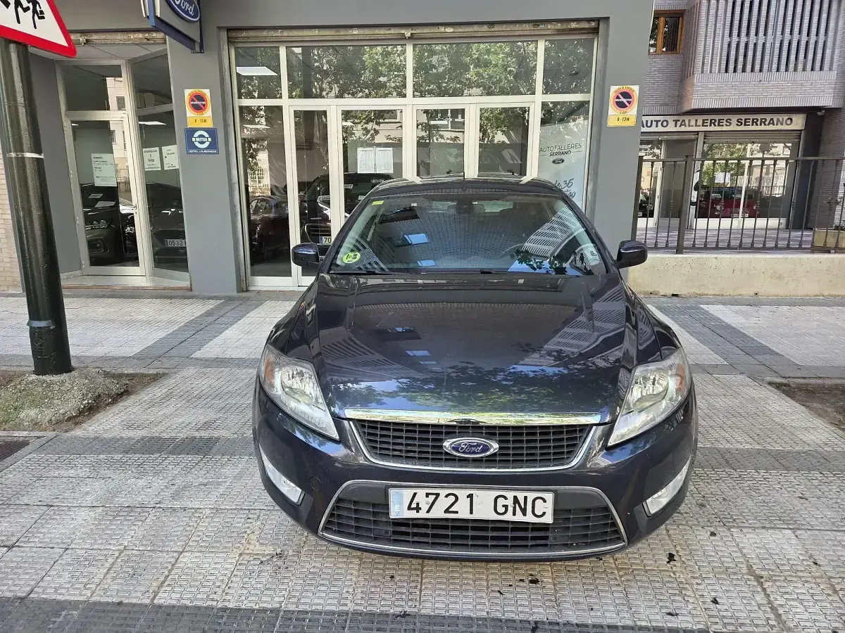 Usado Ford Mondeo Trend 140 CV (102 kW) 2009 Gris Berlina