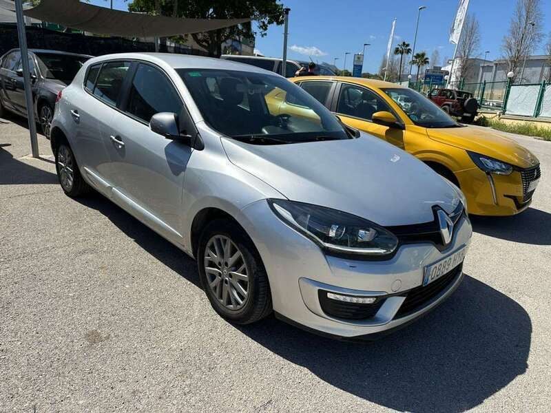 Usado Renault Mégane III Bose Edition 110 CV (80 kW) 2014 Plateado Utilitario