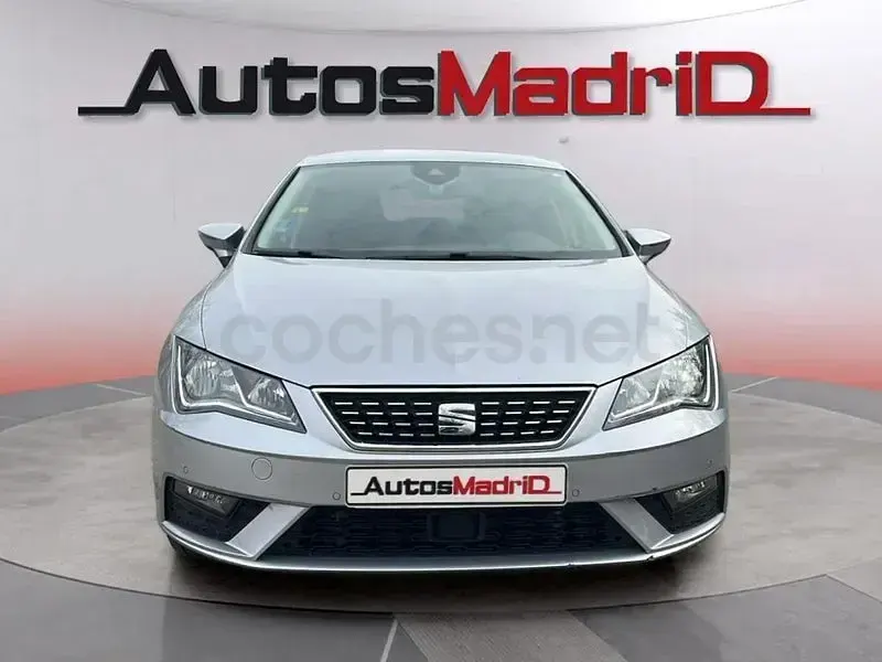 Usado Seat Leon XCELLENCE 130 CV (95 kW) 2020 Gris / plata Berlina