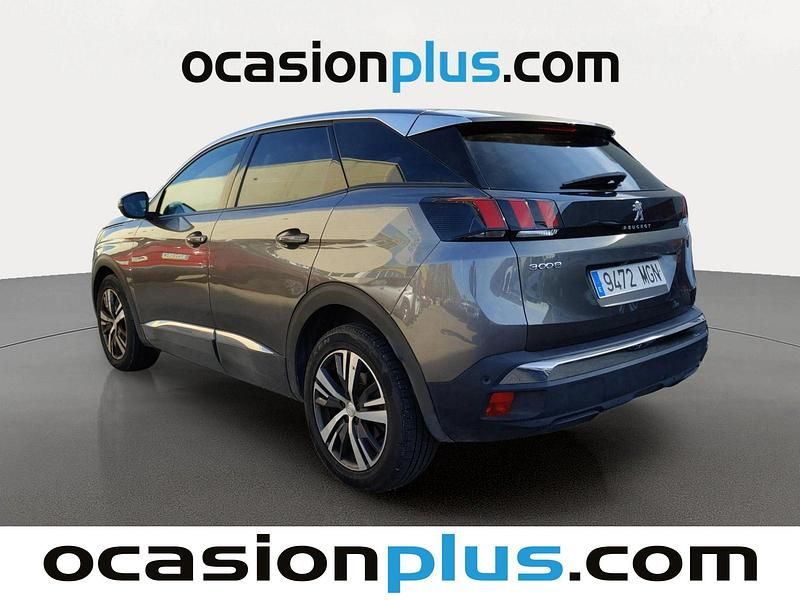 Usado Peugeot 3008 Allure 131 CV (96 kW) 2023 Gris plata SUV