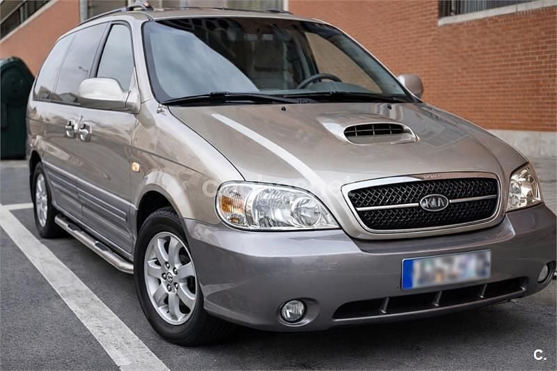 Beige Usado 2005 Kia Carnival EX Monovolumen | 3600 € (Precio justo) - Imagen 1/4