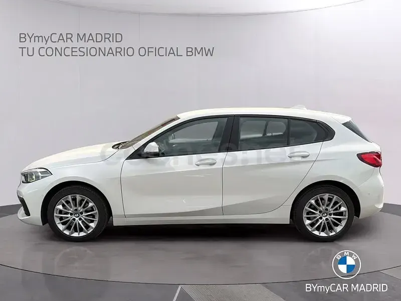 Usado BMW 118 Executive 140 CV (102 kW) 2022 Blanco Berlina