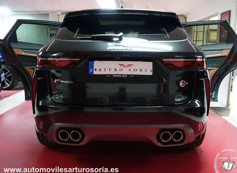 Usado Jaguar F-Pace SVR 551 CV (405 kW) 2022 Negro SUV