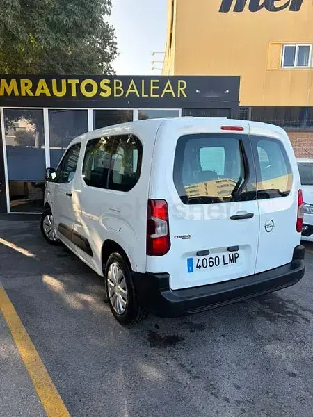 Usado Opel Combo Life Edition 102 CV (75 kW) 2021 Blanco Monovolumen