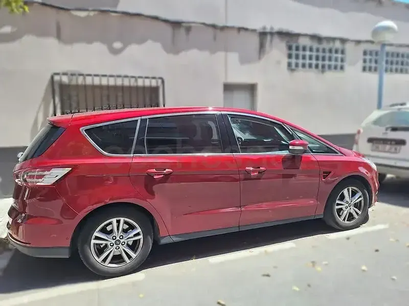 Usado Ford S-MAX Trend 150 CV (110 kW) 2016 Burdeos Monovolumen
