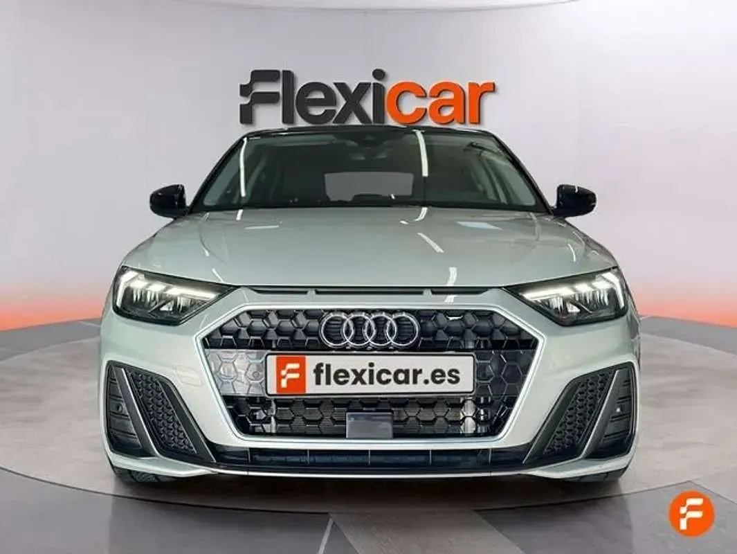 Usado Audi A1 Premium 95 CV (69 kW) 2023 Gris SUV