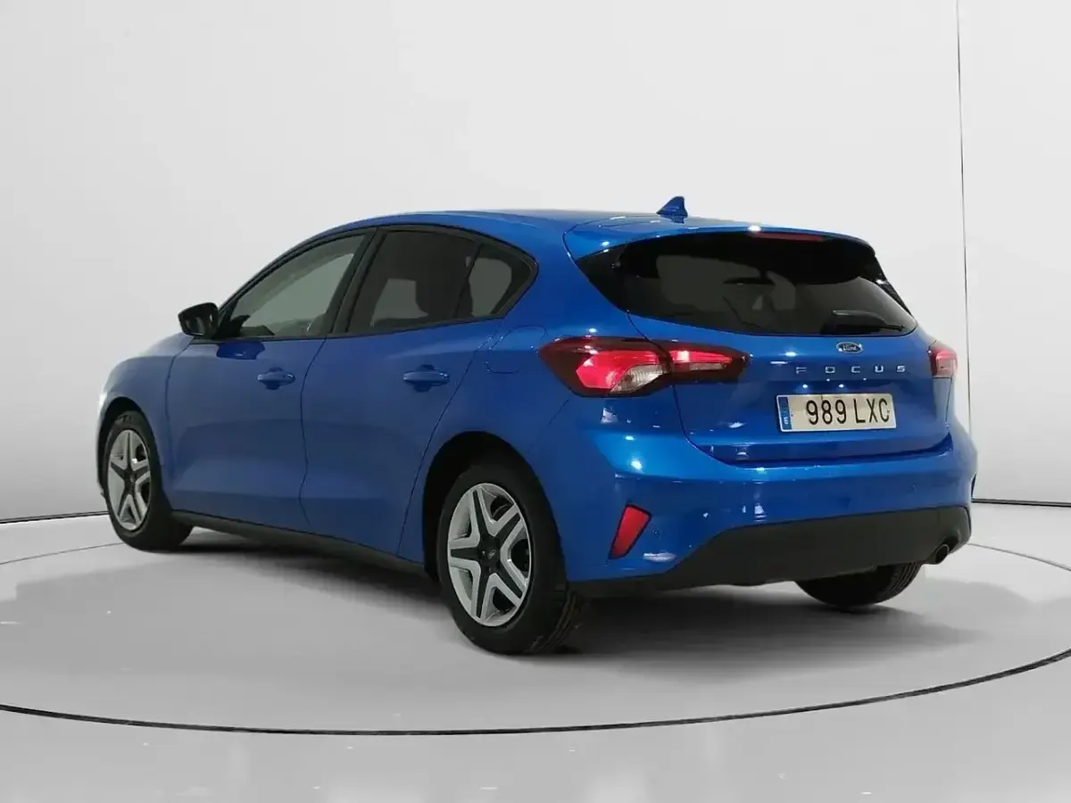 Usado Ford Focus Trend 120 CV (88 kW) 2022 Azul Berlina