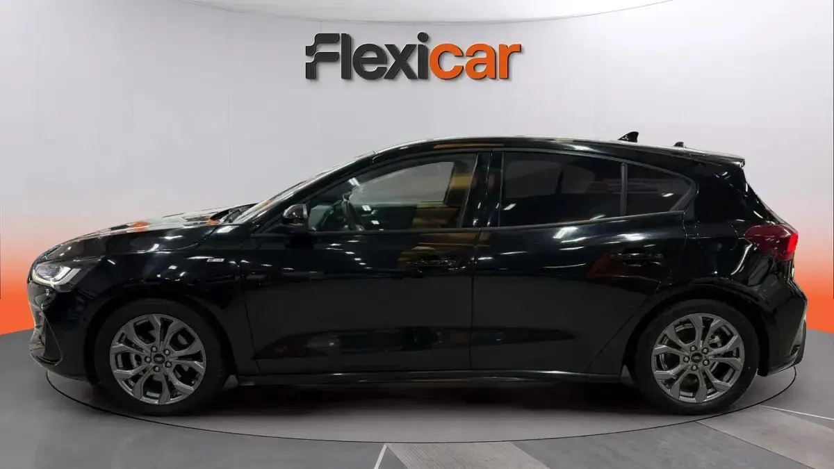 Usado Ford Focus Active 125 CV (91 kW) 2023 Negro Berlina